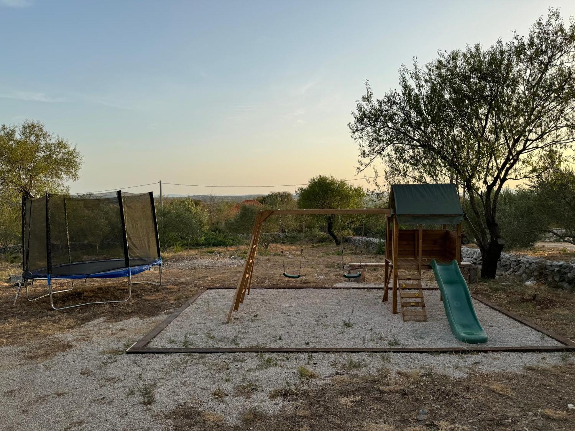Relax And Unwind: Family-Friendly House Near Zadar In Zagrad Villa Eksteriør billede